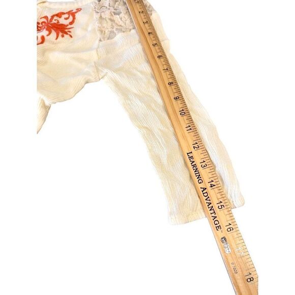 Miss Me Off--White Lacy Embroidered Tunic Length Peasant Top Boho Sz Small EUC - Picture 8 of 10